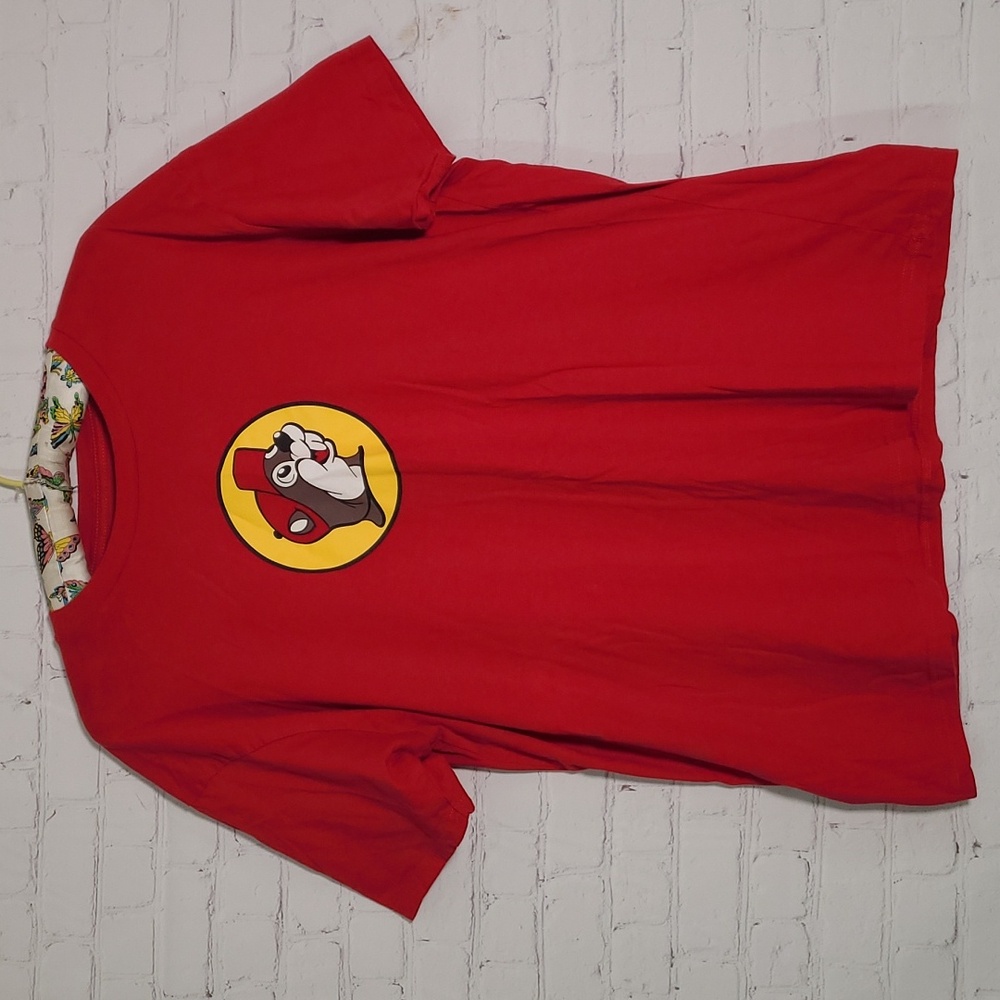 Buc-ee's Red Classic Yellow Beaver  Logo Tee Tshirt Unisex Top Size XL - Picture 2 of 9